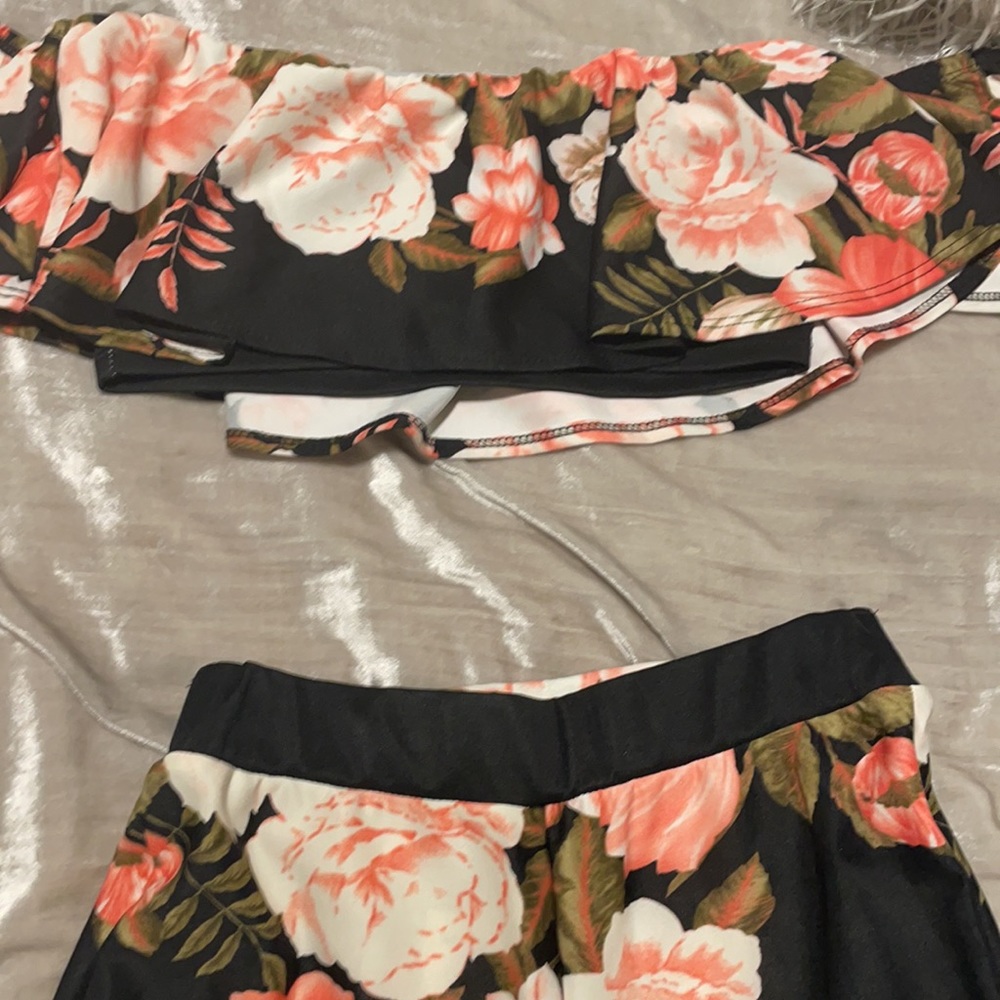 Two piece - Picture 2 of 4